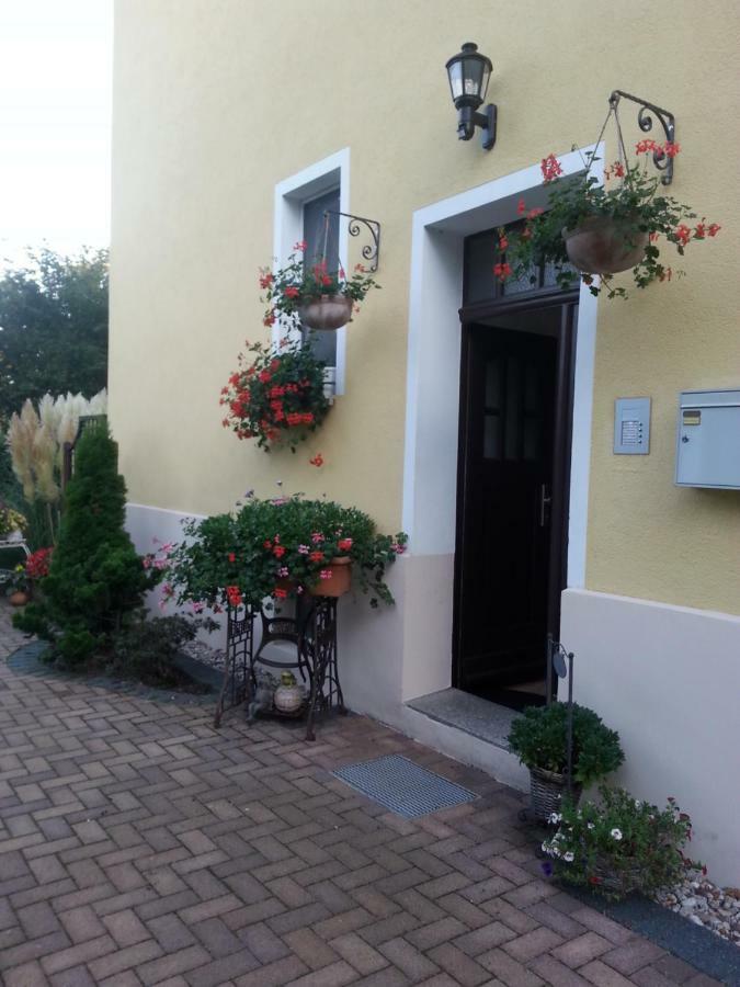 Ferienzimmer Familie Schmidt Grossdeuben Exterior foto